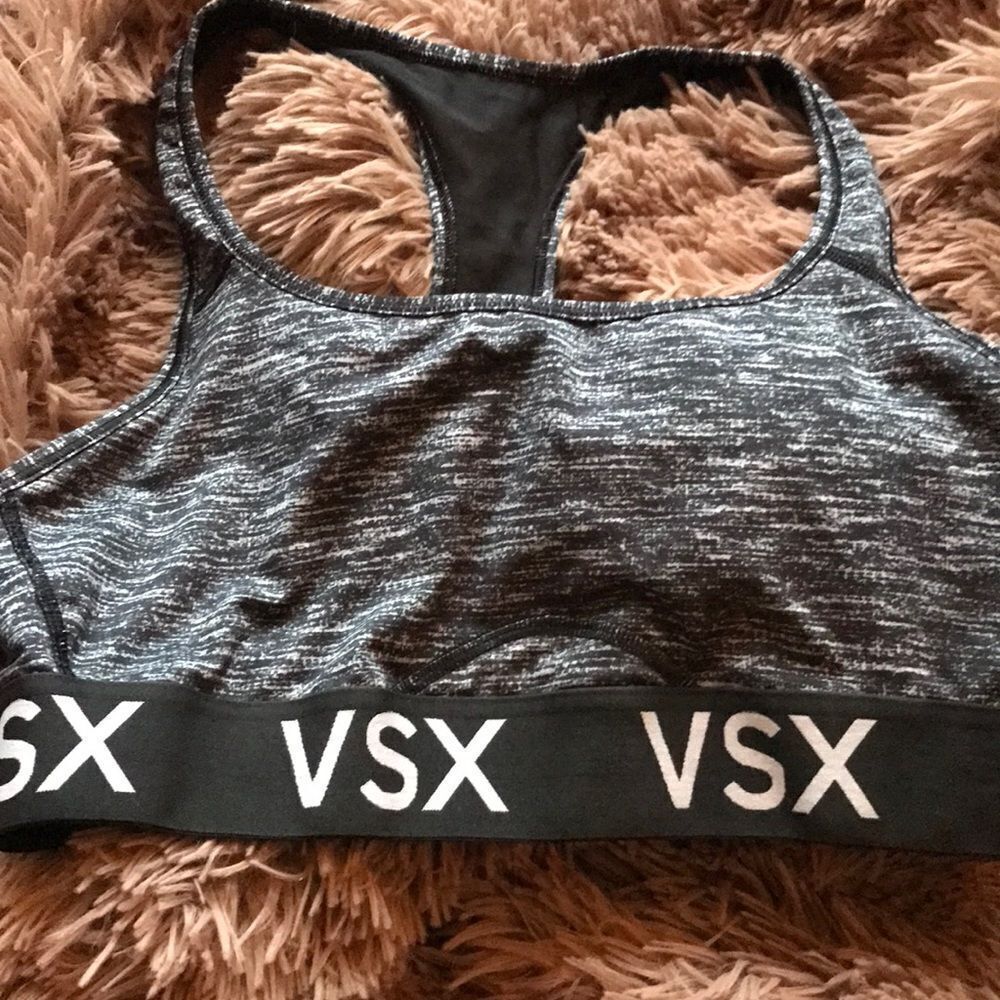 ictoriaβs Secret Sexy No Wire Sports BraβVSX